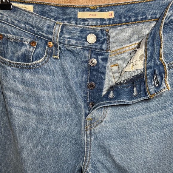 Levi's Premium WEDGIE Icon Jeans size 28 Button Fly Athens Pushed - Picture 6 of 12